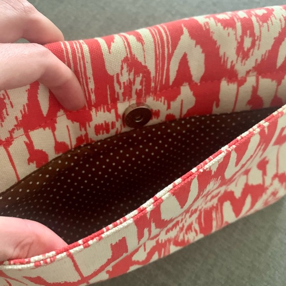Chicos red and white patterned clutch bag - Picture 7 of 9